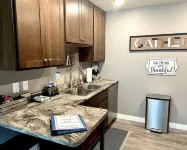 Butterfly Park Retreat #4 - Centrally located to Decorah's Top Attractions!