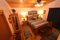 Family friendly log home has great lake views from huge deck! Hotels in 