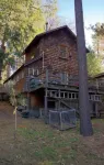 Twin Rock Tree House - Vintage Cabin
