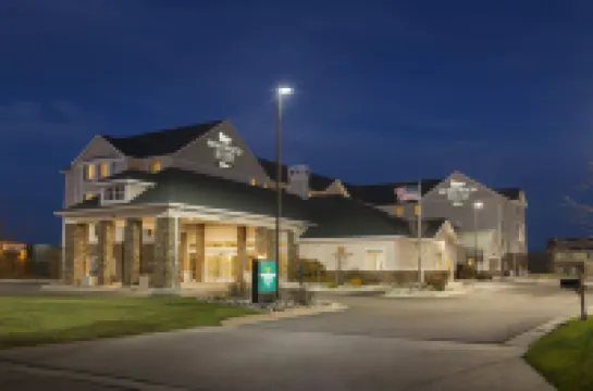 Homewood Suites by Hilton Fargo Отели в г. 
