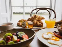 フィッツシモンズ ホテル テンプル バー ジェムソン蒸留所ボウストリート周辺のホテル