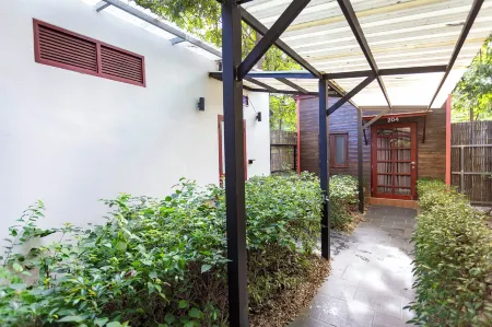 Suan Pa Khao Lom Homestay Отели в г. Krok Phra