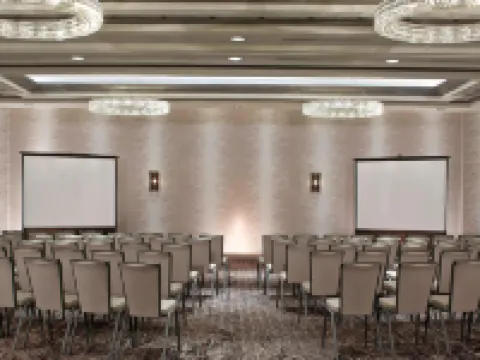 Rochester Airport Marriott Hotels in Greece