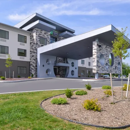 Holiday Inn Express & Suites SHIPPENSBURG by IHG