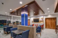 Holiday Inn Express FORT WALTON BEACH CENTRAL by IHG - Parkplatz
