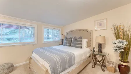 Lake Star by AvantStay Hot Tub Walk to Beach