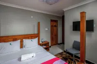 Palm Gardens and Guest House