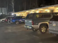 Paramount Motel Pocono - parkir