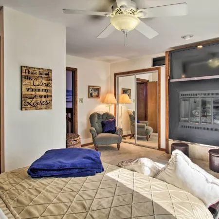 Lakefront Fort Collins Townhome, Only 3 Mi to Csu!