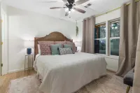 Midnight Oasis - Nestled Among Nature of the Ozarks! Hotels in Ruth C Township