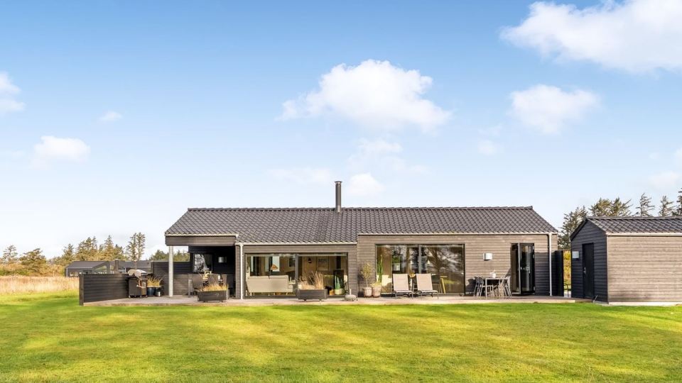 "Talitha" - 1.5km from the Sea