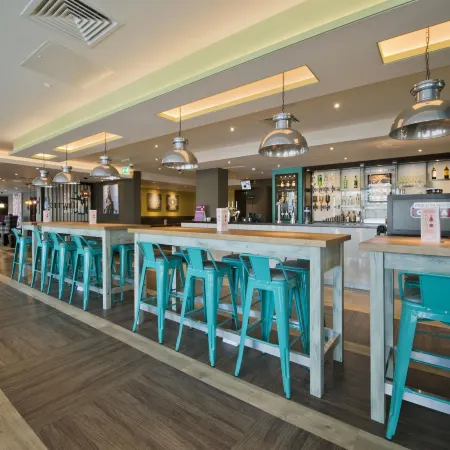 Premier Inn Leeds Cc (Whitehall Road)