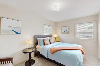 Perfectly located home with pellet stove - walk to Trinidad State Beach & Harbor Hotels near Trinidad Art Gallery