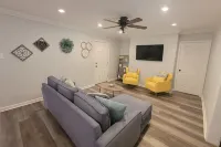 2bed/2bath Cottage in Downtown Houma. 30+ day stays welcome.