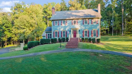 *Newly Renovated Luxury Designer Farmhouse on a 35-Acre Farm, Private and Gated!