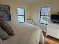 Garden Creek Retreat - Remodeled Home with Luxury Furnishings Hotels in Custer County