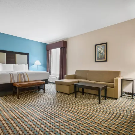 La Quinta Inn & Suites by Wyndham Stonington-Mystic Area