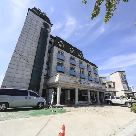 Korea Hotel Gangneung Отели рядом с достопримечательностью «Библиотека «Сунджу»»