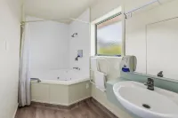 Birchwood Spa Motel - spa