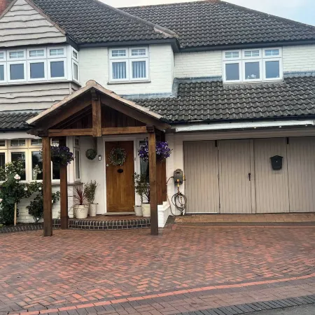 Staysolihull, Large Spacious Corner House,