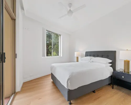 Stylish 2-Bed Apartment with Pool in Camperdown Hotels in Camperdown
