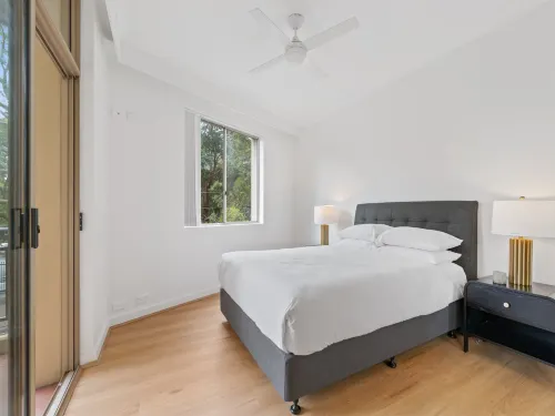 Stylish 2-Bed Apartment with Pool in Camperdown