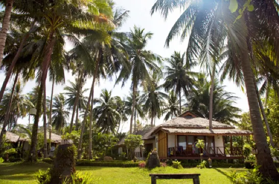 Lipa Lodge Beach Resort