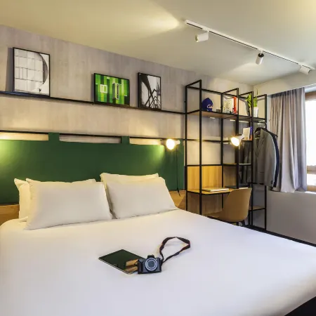 Ibis Paris Bastille Opéra 11ème Отели рядом с достопримечательностью «Улица Лапп»
