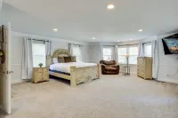 Spacious Anderson Home: Great for Group Retreats - balcony