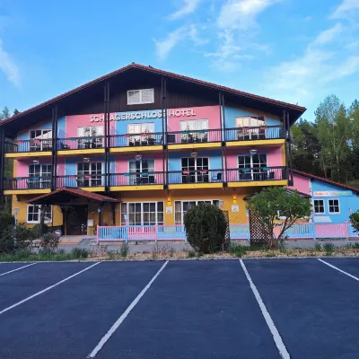 Schlagerschloss Hotel Hotels in Eisfeld