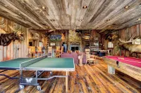 Crosby Cabin: Fireplace, Game Room & Trails - Lantställe
