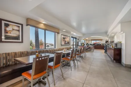 Best Western Plus Kings Inn  Suites