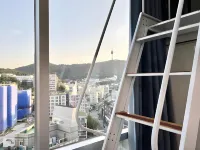 Myeongdong Merlin Hotel - con vistas a la montaña