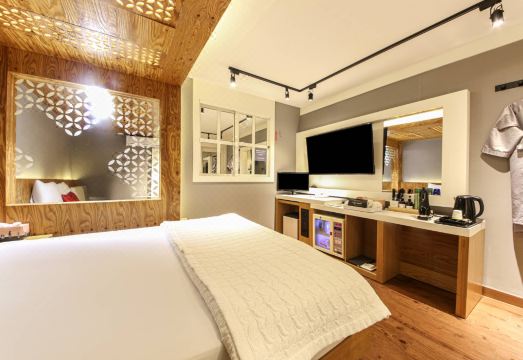 플러스온천모텔