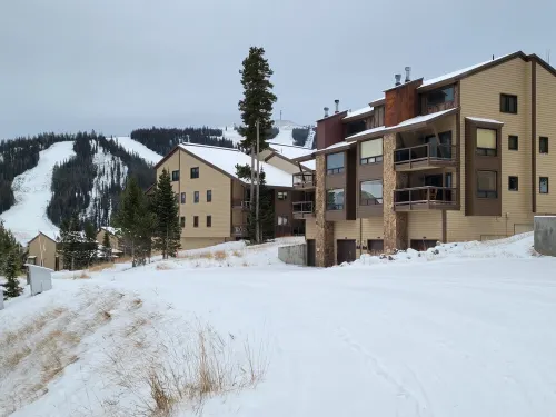 Ski In/Ski Out, 3 BR/3BA  Condo, Hot Tub, Fireplace in Big Sky Mountain Village - 발코니