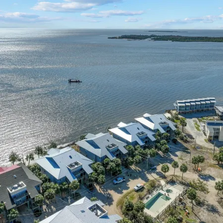 Walkable Beachfront Retreat on Cedar Key!