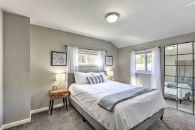 Chic Townhome w/ Deck: 6 Mi to Dtwn Baltimore