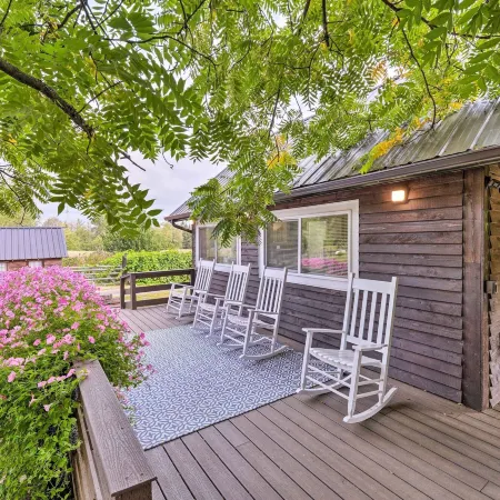 Cozy Ferndale Studio on 20-Acre Working Farm!
