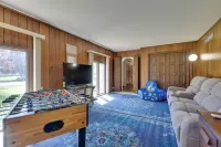 Spacious Buffalo Brick Home w/ Backyard! - مطابخ