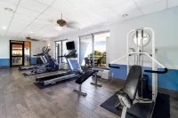 Monterey Bay Suites - gimnasio
