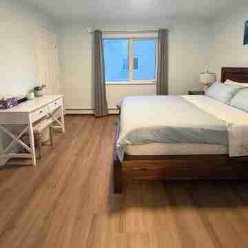 Spacious 4Br Home - 1700 Sq Ft - Large Garage - Great Location Rooms