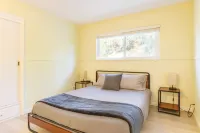 Oakhurst Mtn. Memories-Yosemite/Bass Lake-EV Charger-Hot Tub-Firepit-Fenced Yard - 4-Star