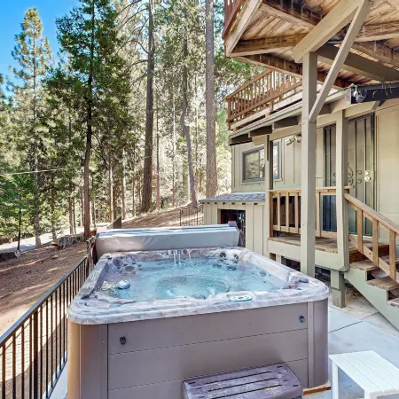4BR Home w/ Spa, Bar, Home Gym, Decks, Near Lake