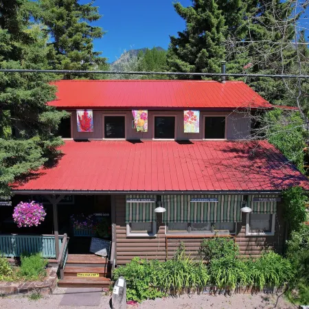 Laughing Horse Lodge