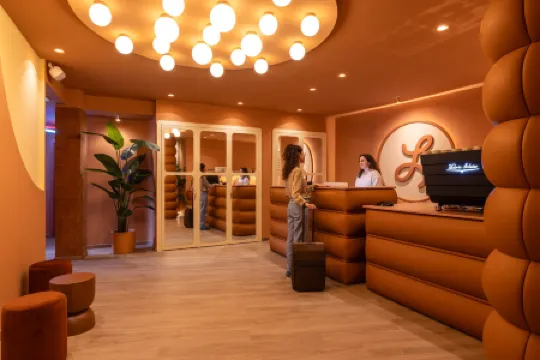 The Loft House Sevilla Отели рядом с достопримечательностью «Мост Баркета»