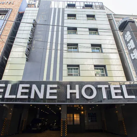 Selene Hotel Отели рядом с достопримечательностью «Торговый центр Garden 5»