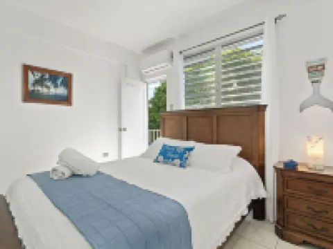 Punta Aguila Beach House/Pool/ Billiard Table/ 7 Beds + 2 Private Rooms Hotels in Pole Ojea