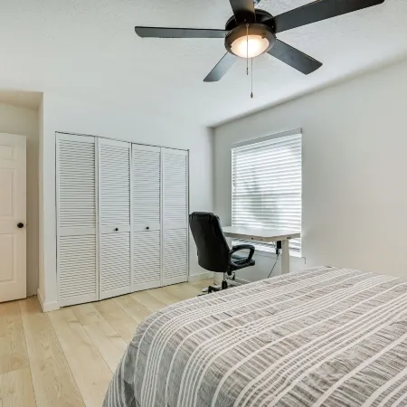 BBQ Ready Retreat w/ Pool Access in Palm Harbor