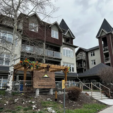Cozy 1Bed/1BA Hotel Room/AC/UG Parking/Gym