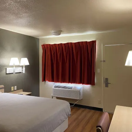 AMERICAN INN